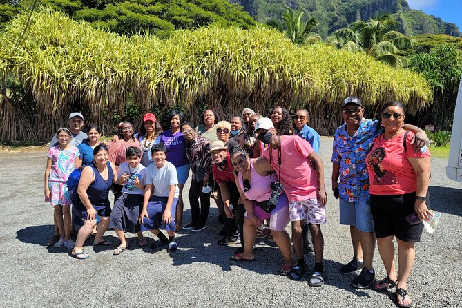 Free Byodo-In Temple and Waimea Waterfall Circle Island Day Tour - Tour Guides and Experience