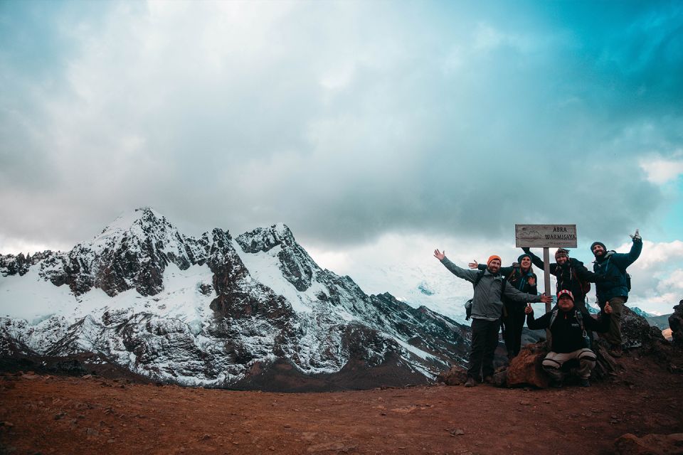 From Cusco: Early-Access Rainbow Mountain & Red Valley Trek - Discovering the Mars-like Red Valley