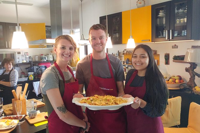 From Market to Table Cooking Lesson With a Local in Sicily - Traveler Capacity
