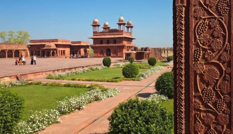 From New Delhi: Taj Mahal Sunrise Tour With Fatehpur Sikri - Tour Guide and Languages