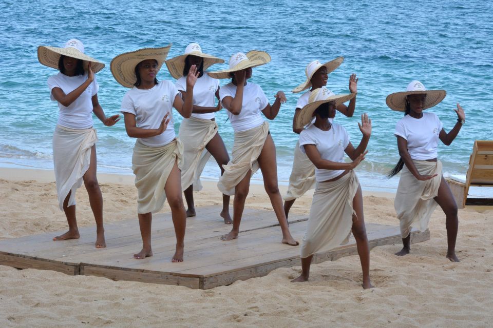 From Ocho Rios: Bamboo Beach Club & Dunn's River Falls - Lunch and Beverages