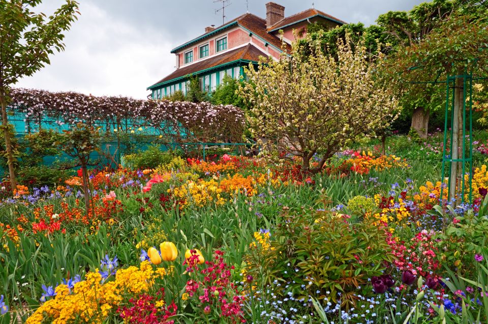 From Paris: Giverny and Versailles Palace Guided Day Trip - Important Travel Information