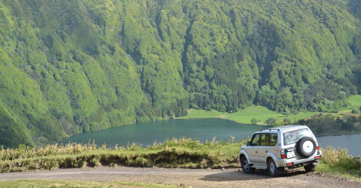 From Ponta Delgada: Sete Cidades & Lagoa Do Fogo 4x4 Trip - Exploring Sete Cidades Caldera