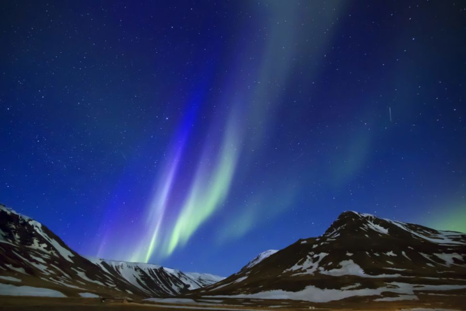 From Reykjavik: Northern Lights & Stargazing Bus Tour - Photography Tips for the Aurora