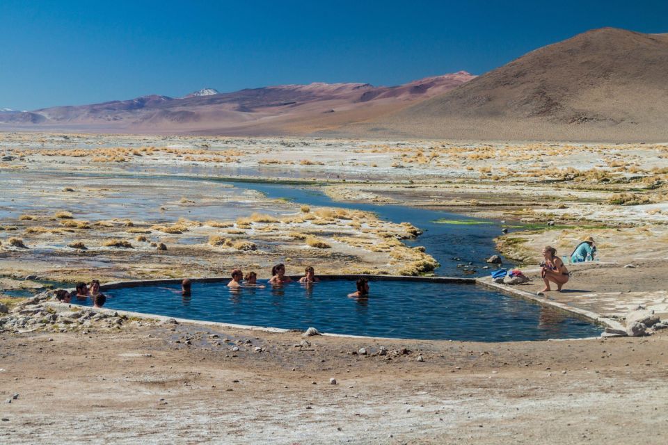 From San Pedro De Atacama: Uyuni Salt Flat 4-Days - Day 3: Exploring Uyuni