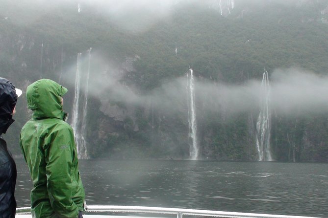 Full-Day Milford Sound Extraordinaire Tour From Te Anau - Self-Drive Vs. Guided Tour
