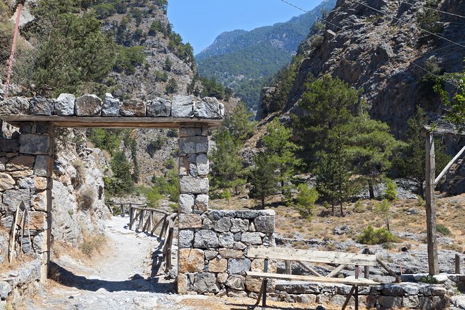 Full Day Samaria Gorge 10-Mile Walking Tour - What to Bring