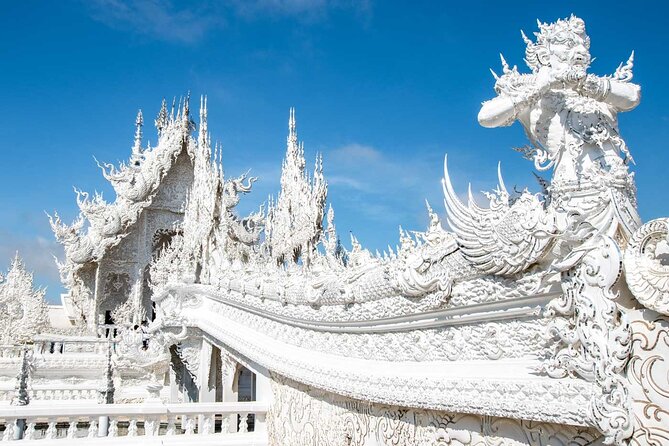 Full Day Tour White Temple Black House and Blue Temple With Lunch - Tour Completion