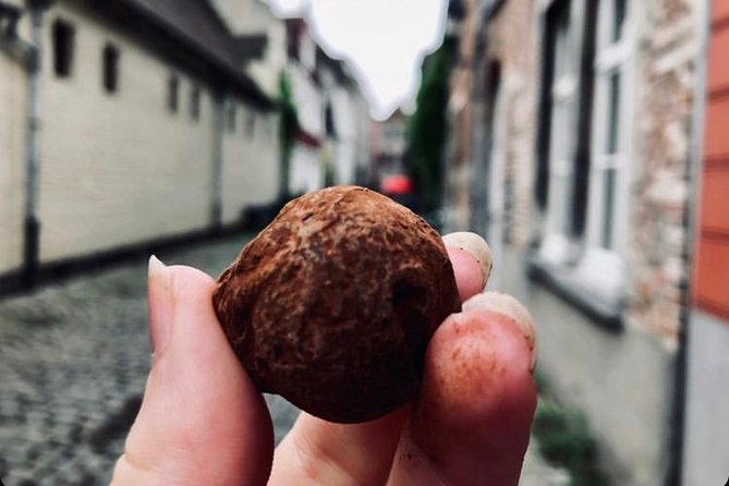 Ghent Small-Group Chocolate Tour With Local Guide - Chocolate Shops Exploration