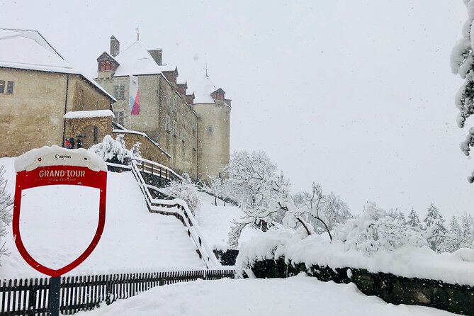 Gruyere Chocolate and Cheese Tasting Day Trip From Geneva - Exploring La Gruyere Castle