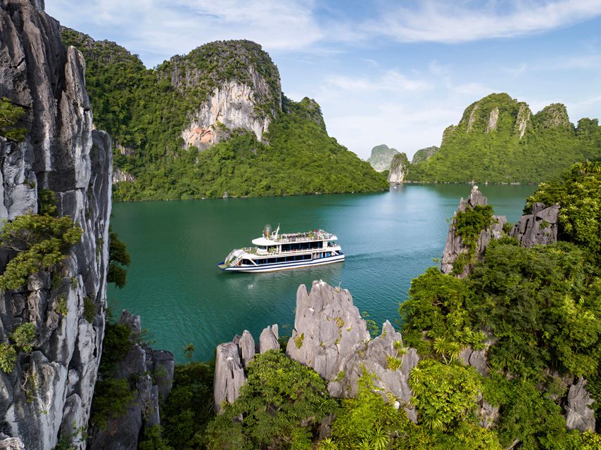 Halong Bay Luxury 5* Cruise With Kayaking & Lunch Buffet - What to Expect Onboard