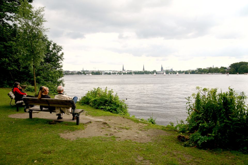 Hamburg: Line F Hop-On Hop-Off Bus City Tour - Inclusions and Language Options