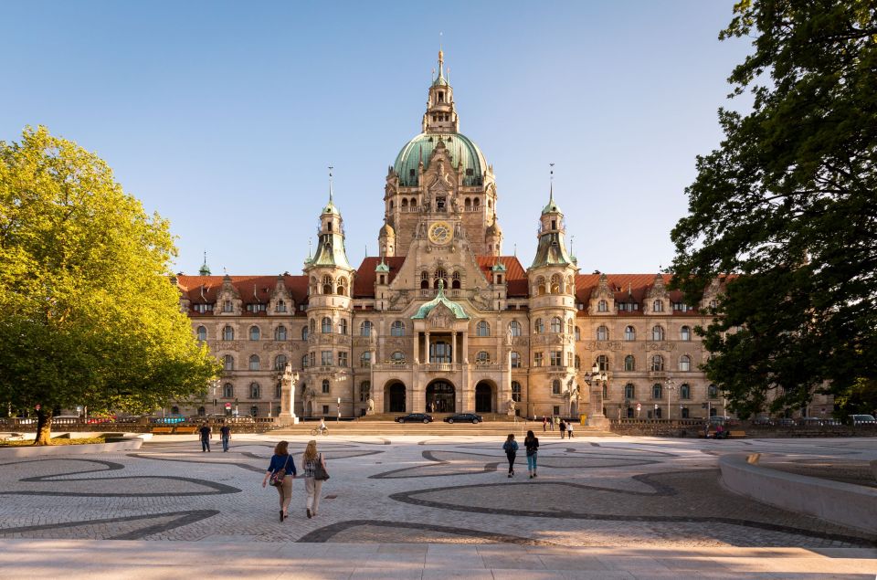 Hannover: Guided Old Town Walking Tour - What to Expect on the Tour