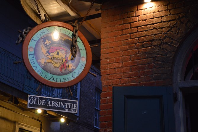 Haunted Pub Crawl in New Orleans - Engaging With Local Guides