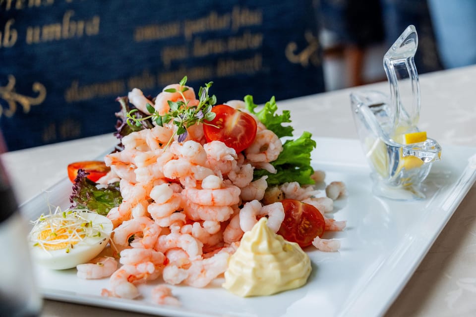 Helicopter + Lunch at Rosendal Fjordhotel - Booking Information