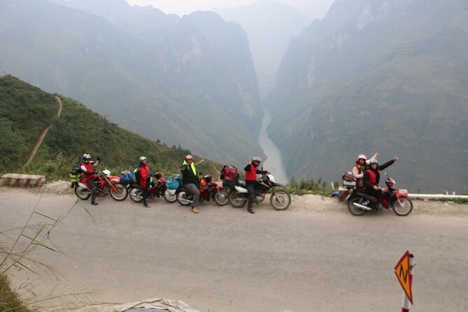 High Quality Motorcycle Dirt Bike 3 Days Tour + Private Room - Group Size and Accessibility