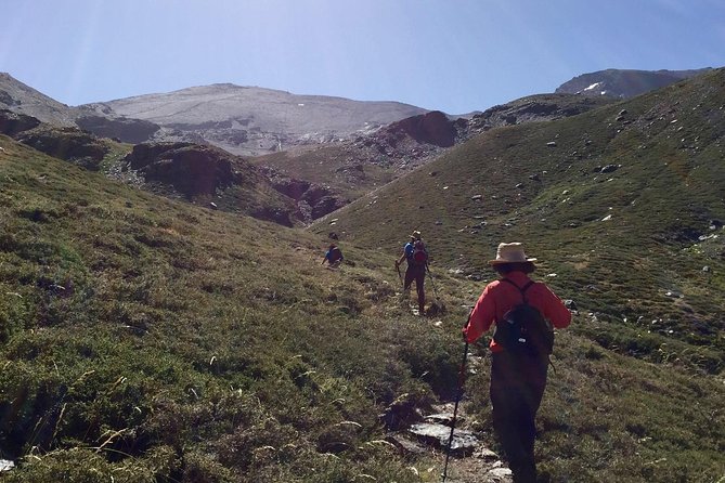 High Sierra Nevada Five Hours Hiking Experience - Scenic Highlights