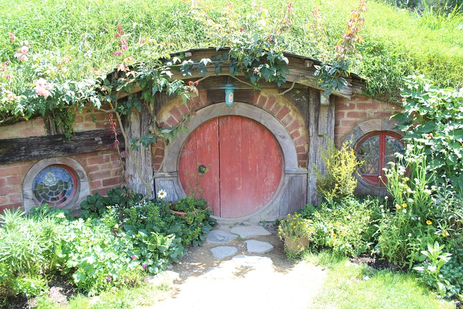 Hobbiton Afternoon Tour in Luxury Minibus From Auckland to Auckland - Tips for an Enjoyable Tour