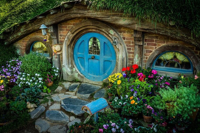 Hobbiton Movie Set and Waitomo Caves Full Day Tour From Auckland - Accessibility Options