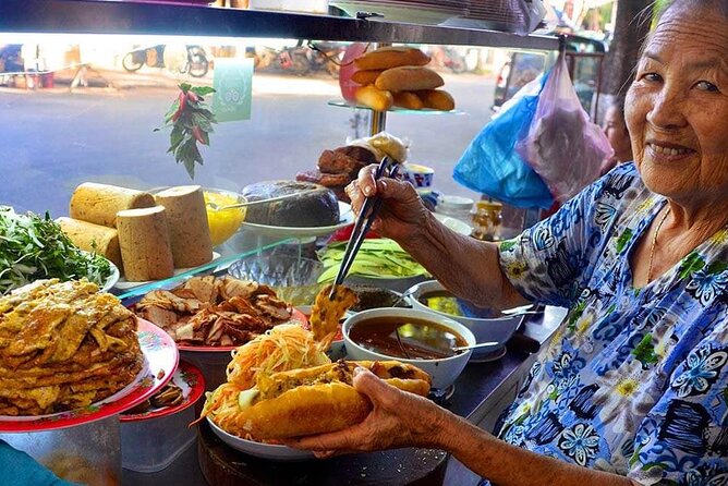 Hoi An Ancient Town - Night Market Street Food Tours By Night - Cuisine and Dining Experience