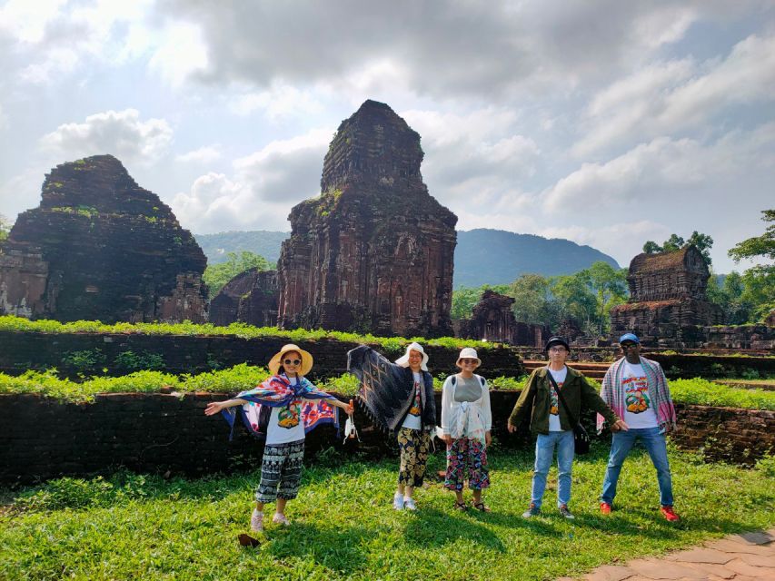 Hoi An/Da Nang: My Son Sunset Tour, Boat Trip, & Banh My - Banh My Tasting Adventure