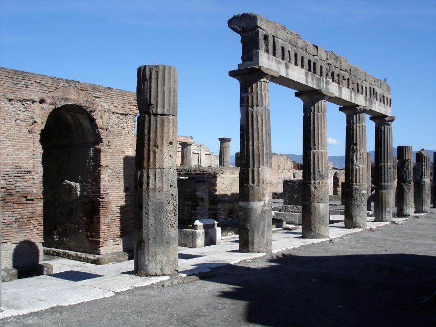 Immersion in Pompeii: Captivating Trip! - Itinerary and Transportation