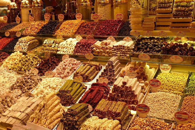 Istanbul off the Beaten Path Tour With Guide, Lunch and Transfers - Dining and Refreshments