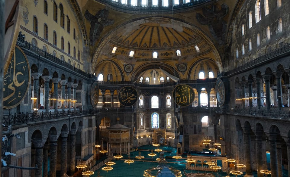 Istanbul: Topkapi, Hagia Sophia and Basilica Cistern Tour - Meeting Point