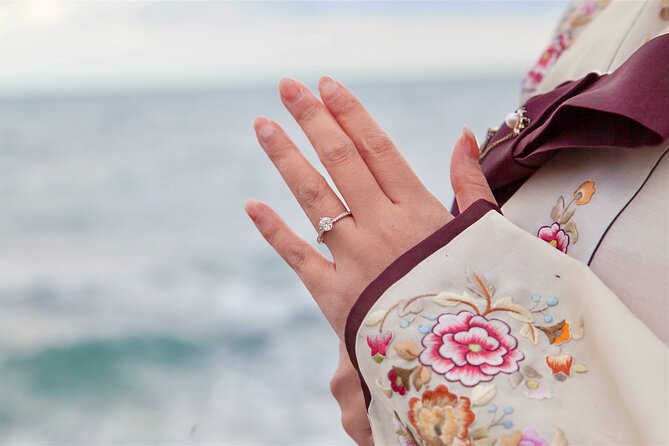[Jeju] Hanbok Private Guide Tour & Photo Session in Beautiful Yongduam Rock, - Pricing and Group Details