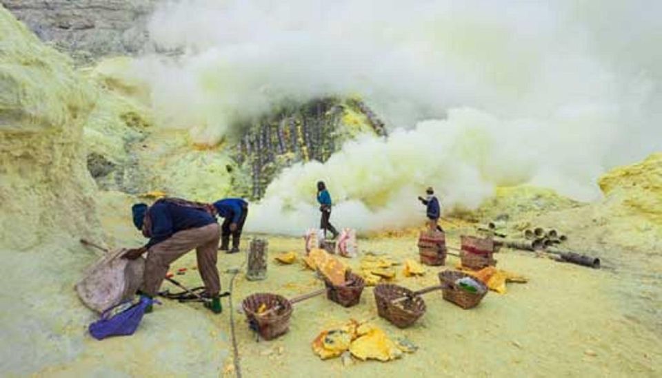 Kawah Ijen Tour From Banyuwangi Escape From the Crowd - Optional Kalipahit Acid River