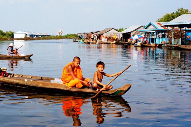 Kompong Phluk and Tonle Sap Lake Cruising Tour From Siem Reap - Local Culture and Lifestyle