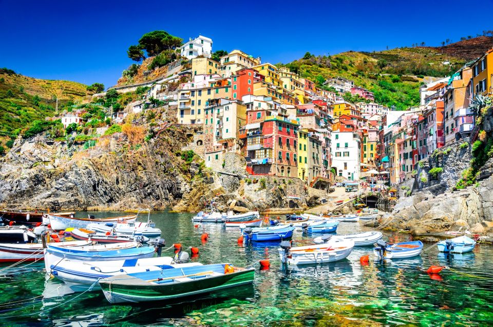 La Spezia: Cinque Terre Guided Hiking Tour - Trekking Experience