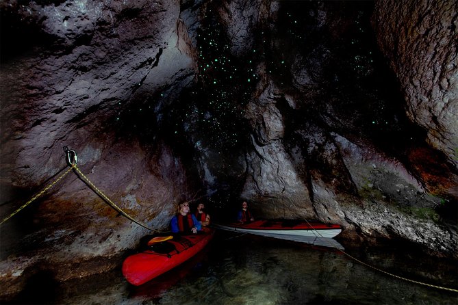 Lake Rotoiti Evening Kayak Tour Including Hot Springs, Glowworm Caves and BBQ Dinner - Important Tour Information