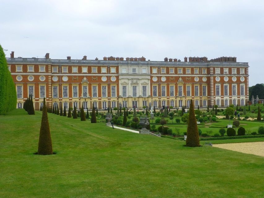 Layover Private Tour of Hampton Court Palace Fast Track Pass - Accessibility and Family-Friendly Features