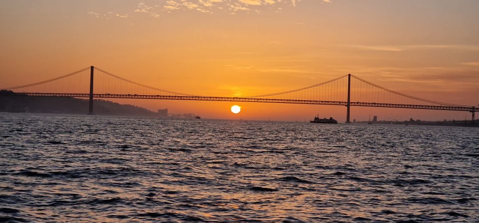 Lisbon: 2-Hour Private Boat Tour With 6 Bottles of Champagne - Champagne Indulgence