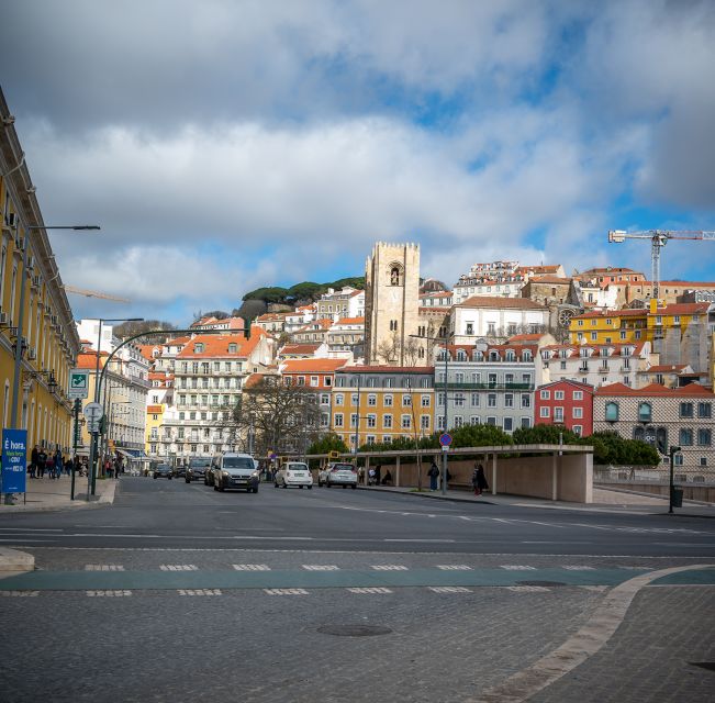 Lisbon: Tuk Tuk City Tour With a Boat Tour in River Tagus - Tour Inclusions