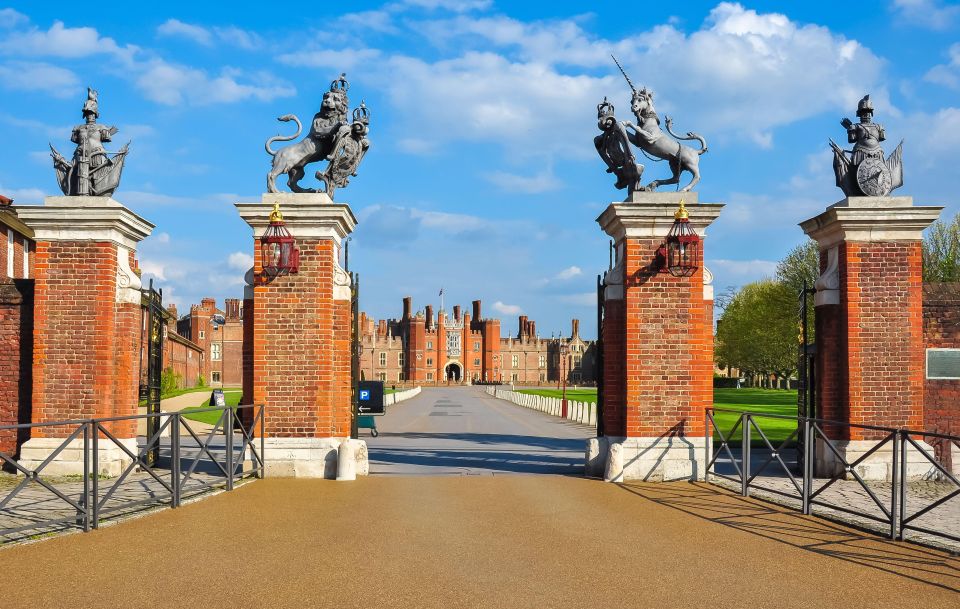 London: Hampton Court Palace Private Tour With Train Ride - Important Visitor Information