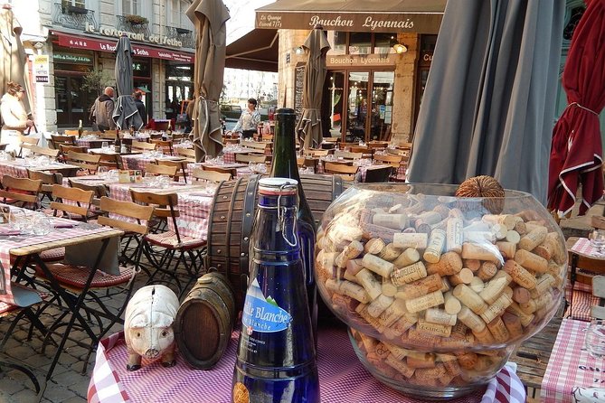 Lyon Old Town Food & Wine Tasting Tour Including a Bouchon Lyonnais - Accessibility and Meeting Point
