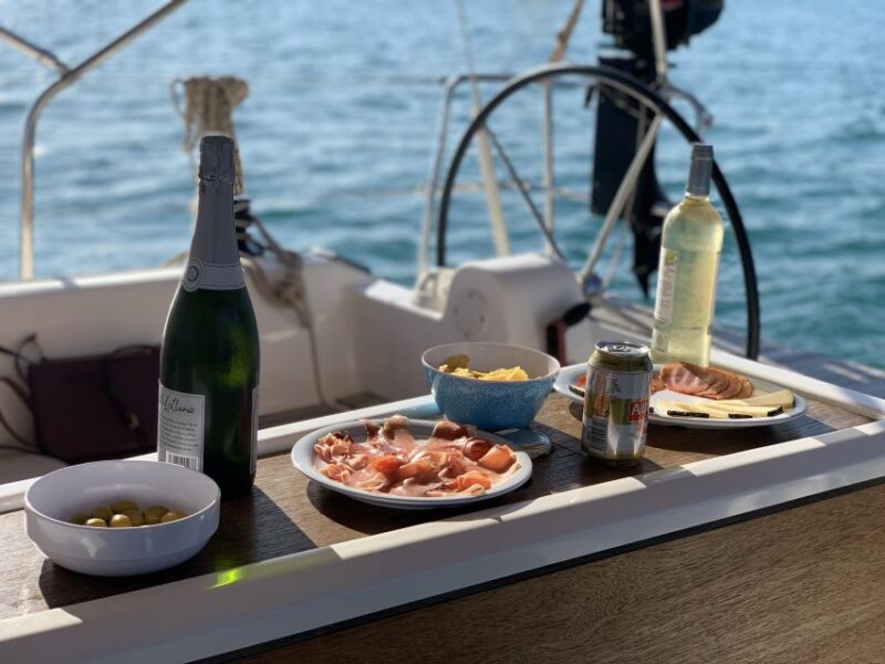 Mallorca: Midday or Sunset Sailing With Snacks and Open Bar - Drinks and Snacks