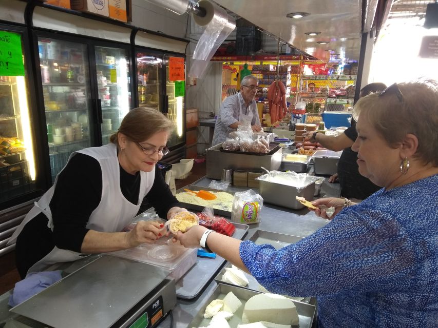 Mazatlan: Pino Suarez Market Walking Tour With Tastings - Meeting Long-time Market Vendors