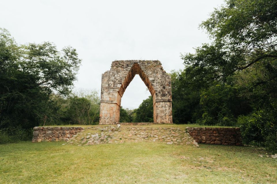 Merida Yucatan: Private Car, Driver & Certified Tour Guide - Hacienda Yaxcopoil