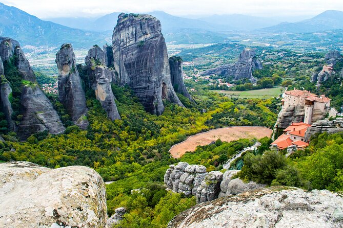 Meteora Full Day Private Tour From Athens Including Lunch - Return Journey