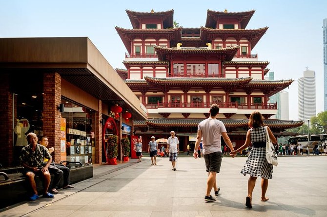 Michelin Premium Food Tour With Hawker Centre & Chinatown Tour - Professional Licensed Food Guides