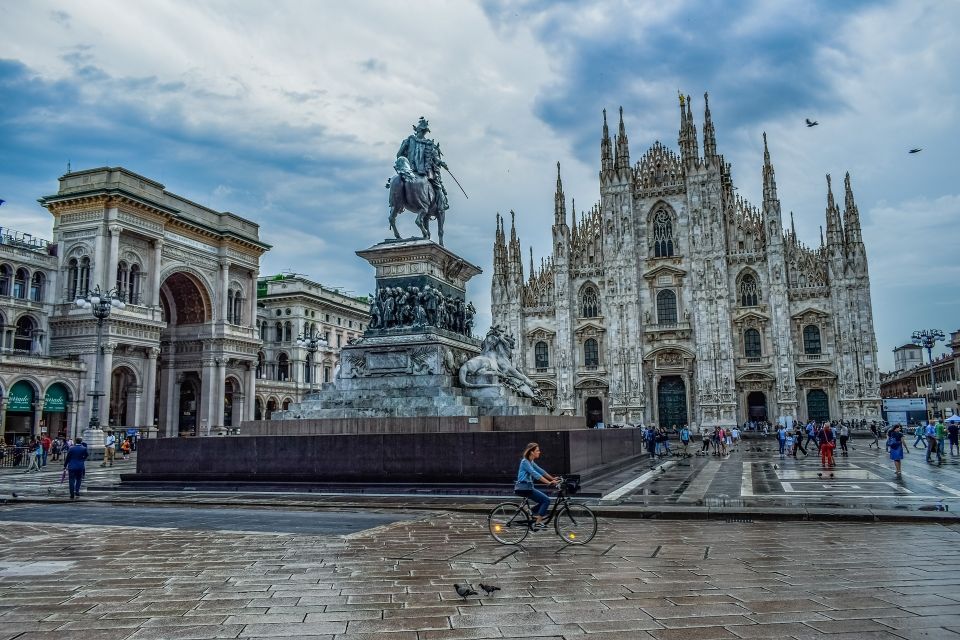 Milan by Night 2-Hour Walking Tour - Meeting Point