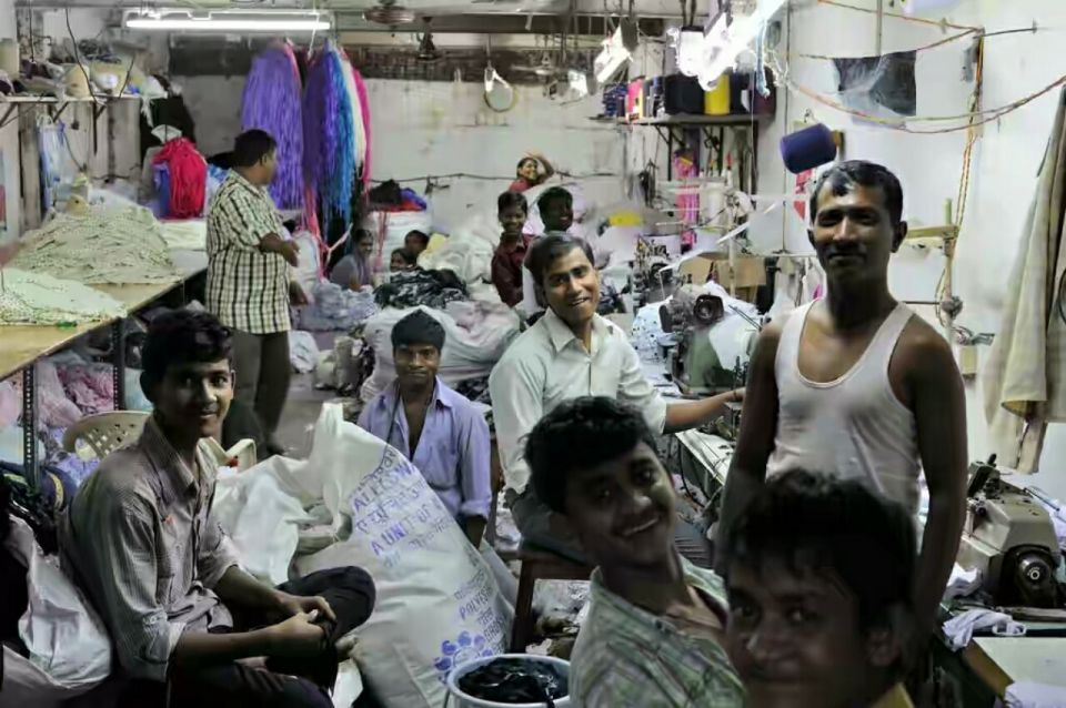 Mumbai: Dharavi Slum Slumdog Millionaire Tour With a Local - Local Guide Insights