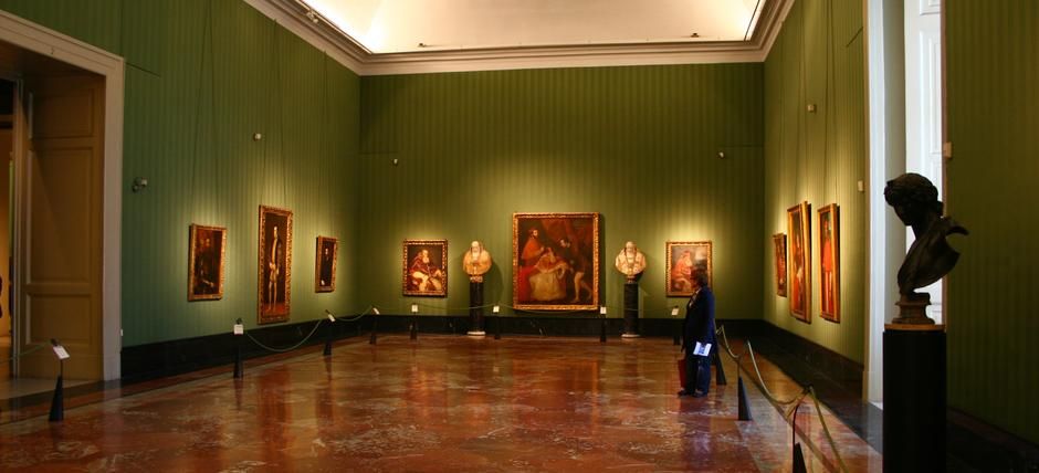 Naples: Capodimonte Museum 2-Hour Guided Private Tour - Drawings by Michelangelo and More