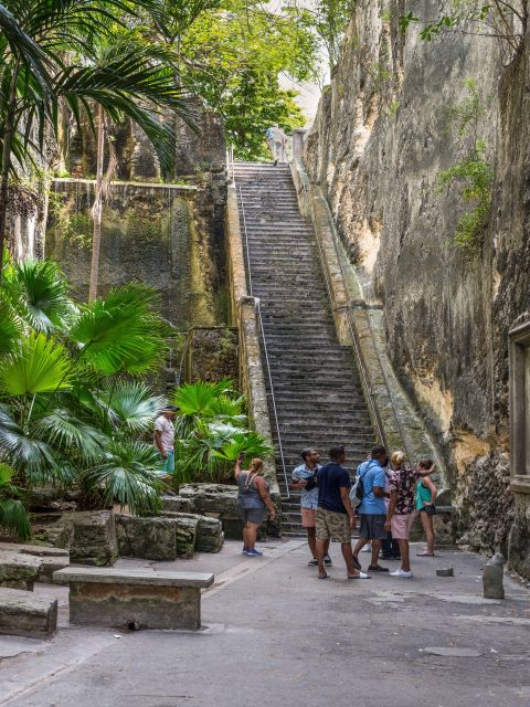 Nassau: City Sightseeing Tour With Rum Cake Tasting - Driver and Commentary