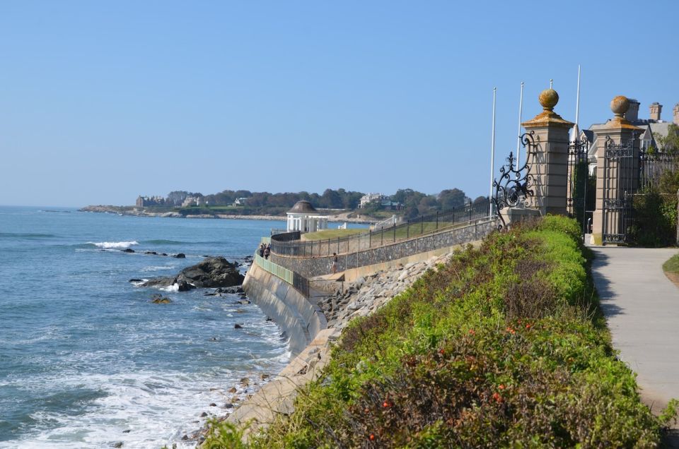 Newport, Rhode Island: Cliff Walk Gilded Age Audio Tour - Vanderbilt Family and Their Fortune