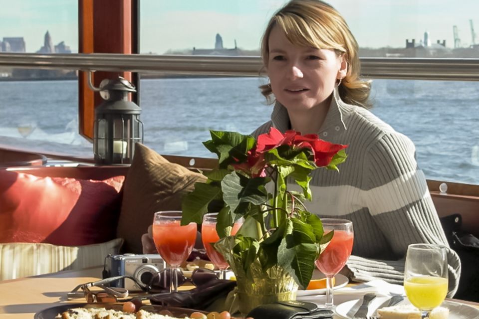 Nyc: Manhattan Skyline Brunch Cruise With a Drink - Group Booking Limitations