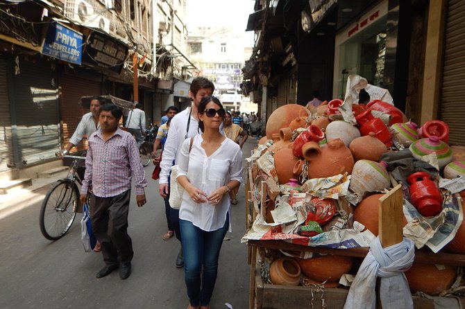 Old Delhi Food, Heritage&Cultural Walk With Rickshaw Ride to Masterji Kee Haveli - Visiting the Spice Market and Masterji Kee Haveli